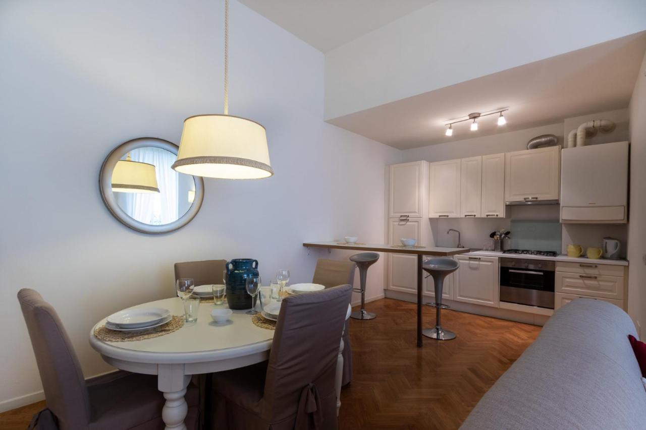 Ad Flat Apartment
